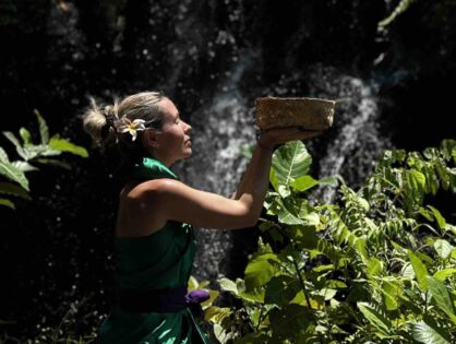 Střípky z Bali 2: PURIFIKACE MELUKAT griya beji waterfall